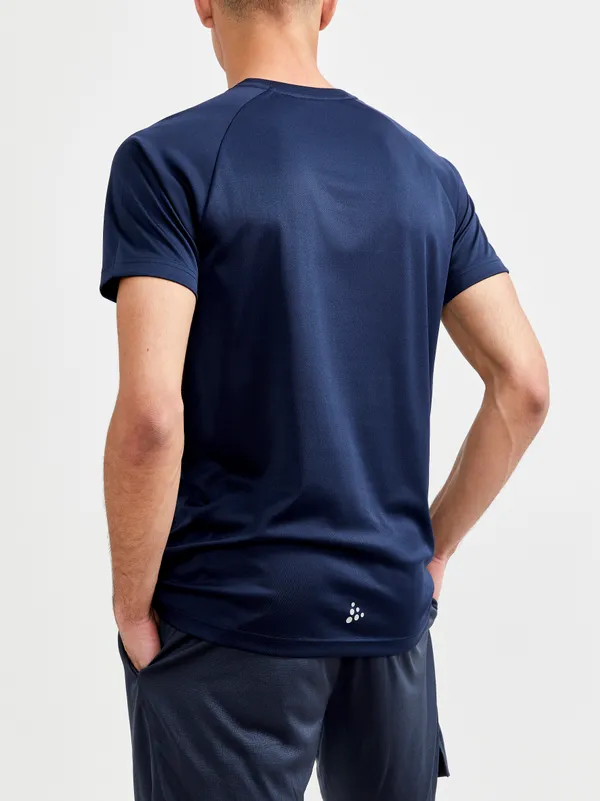 1911786-396000_CORE Unify Logo Tee M_Closeup2.jpg